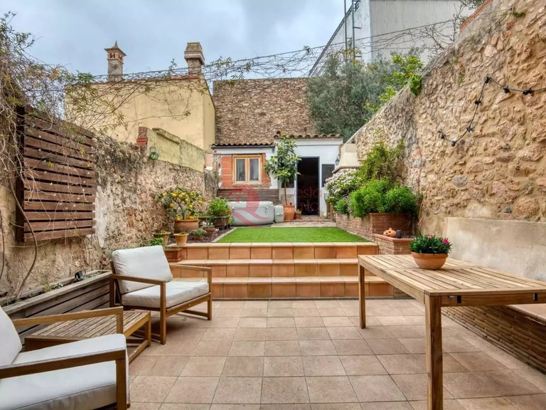 Town House for Sale in Sant Feliu De Guíxols, Gerona 3