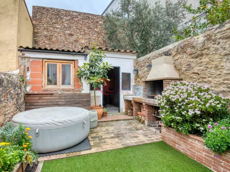 Town House for Sale in Sant Feliu De Guíxols, Gerona 4