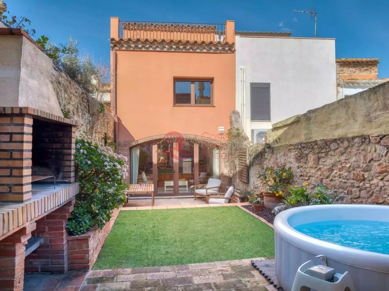 Town House for Sale in Sant Feliu De Guíxols, Gerona 27