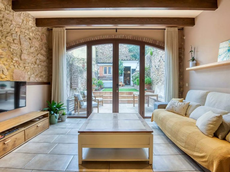 Town House for Sale in Sant Feliu De Guíxols, Gerona 4