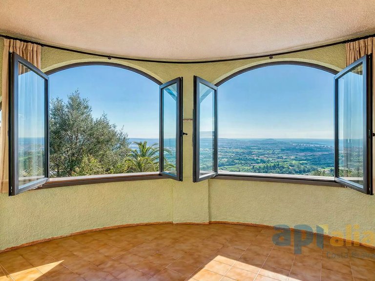 Villa for Sale in Calonge, Gerona 1
