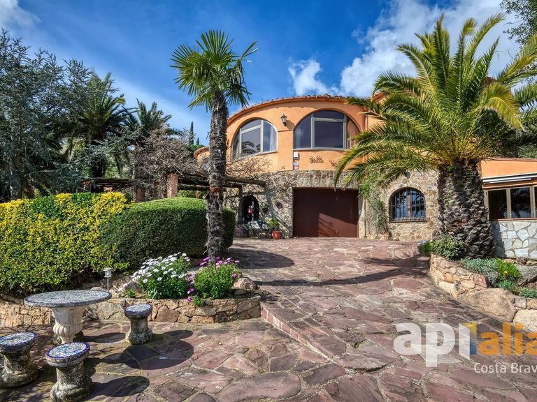 Villa for Sale in Calonge, Gerona 3