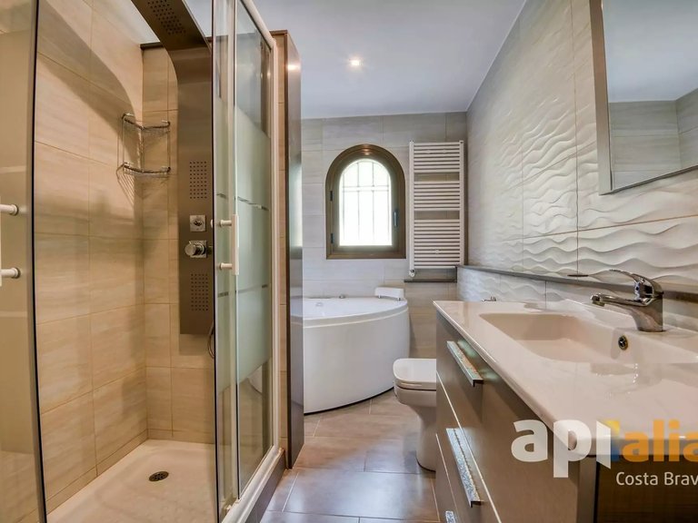 Villa for Sale in Calonge, Gerona 28