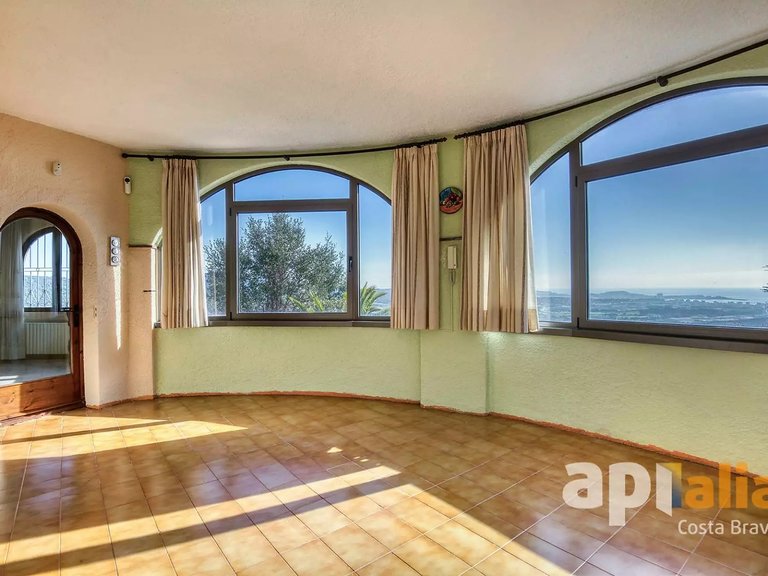 Villa for Sale in Calonge, Gerona 41