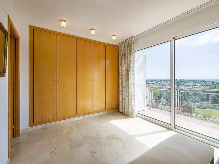 Town House for Sale in Sant Feliu De Guíxols, Gerona 11