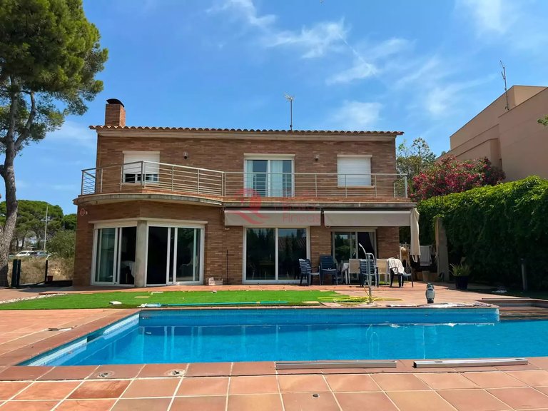 Town House for Sale in Palamós, Gerona 1