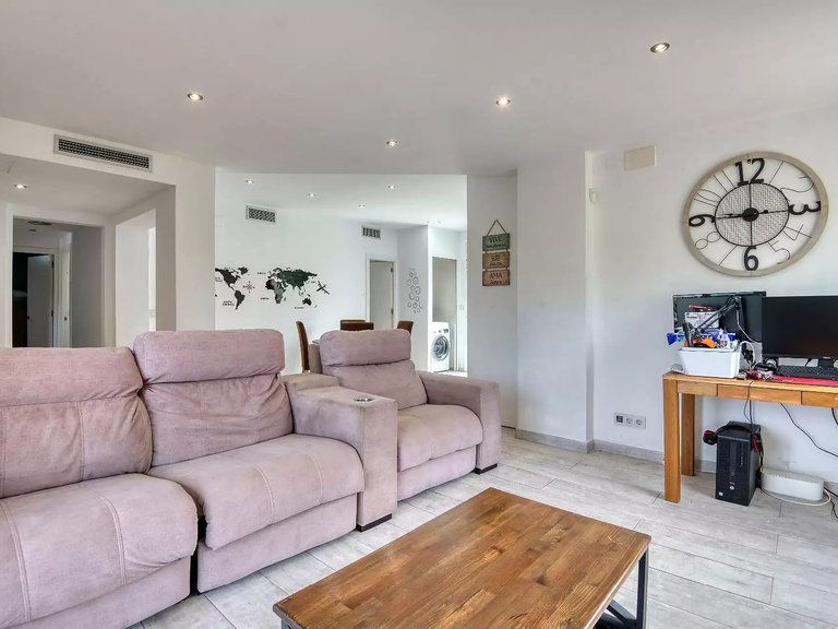 Villa for Sale in Can Carbonell, Gerona 6
