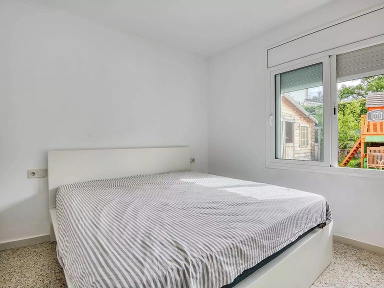 Villa for Sale in Can Carbonell, Gerona 12