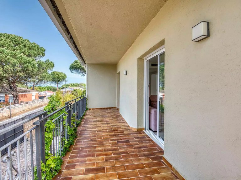 Villa for Sale in Can Carbonell, Gerona 22