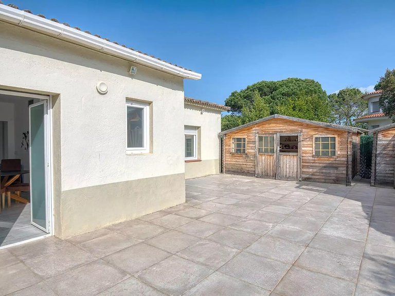 Villa for Sale in Can Carbonell, Gerona 23