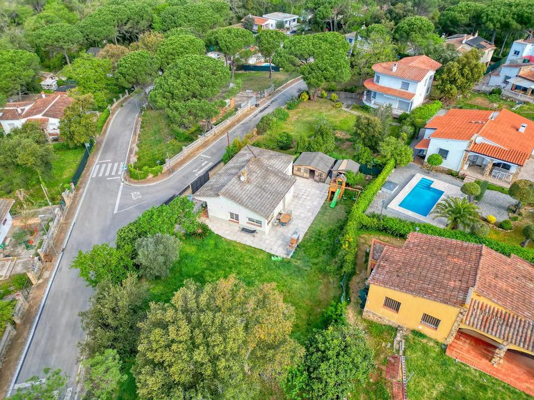 Villa for Sale in Can Carbonell, Gerona 31