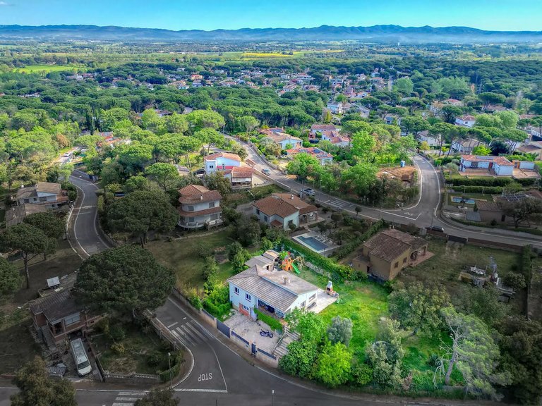 Villa for Sale in Can Carbonell, Gerona 34