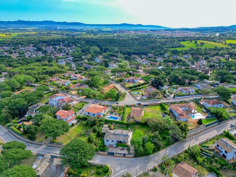 Villa for Sale in Can Carbonell, Gerona 35