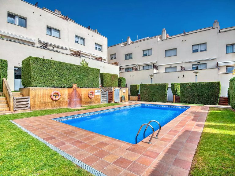 Town House for Sale in Sant Feliu De Guíxols, Gerona 1