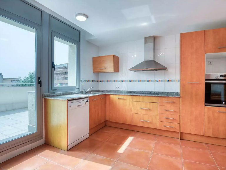 Town House for Sale in Sant Feliu De Guíxols, Gerona 5