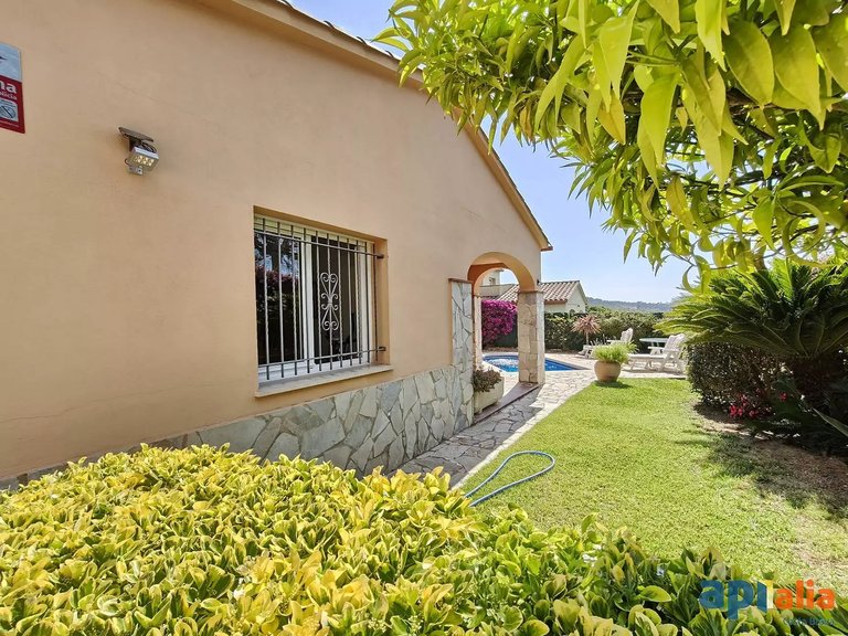 Villa for Sale in Calonge, Gerona 30