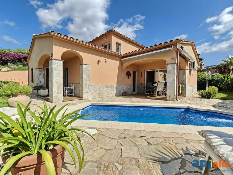 Villa for Sale in Calonge, Gerona 40