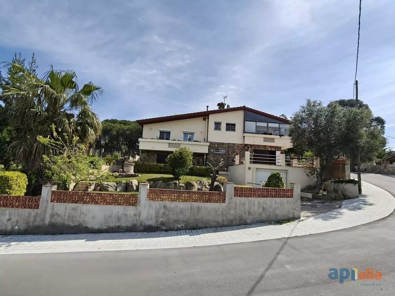 Villa for Sale in Sant Antoni De Calonge, Gerona 1