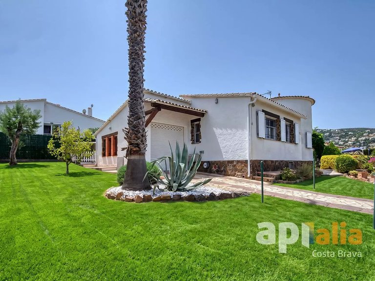 Villa for Sale in Calonge, Gerona 36