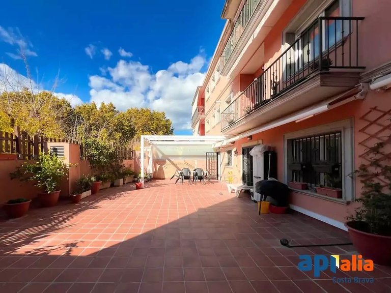 Apartment for Sale in Sant Feliu De Guíxols, Gerona 1