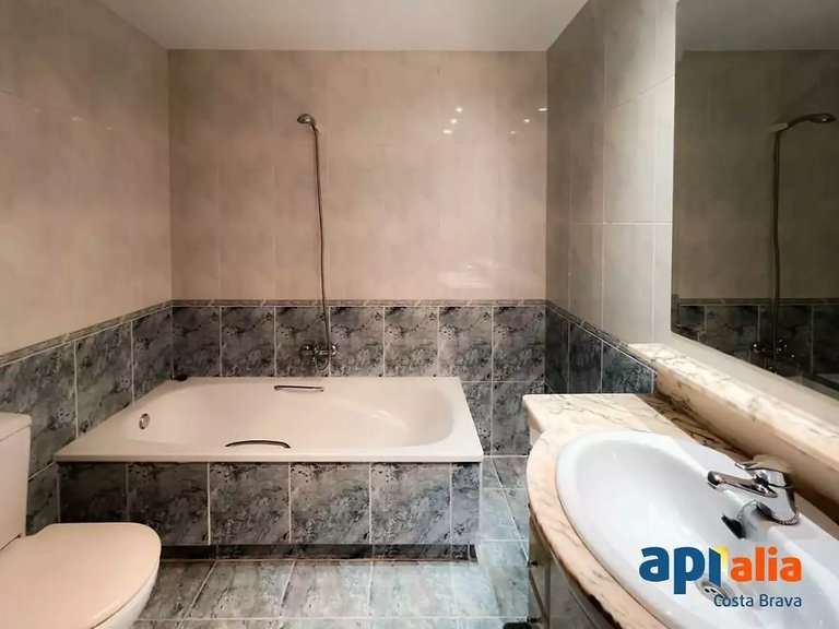 Apartment for Sale in Sant Feliu De Guíxols, Gerona 4