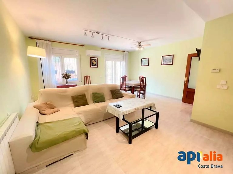 Apartment for Sale in Sant Feliu De Guíxols, Gerona 6