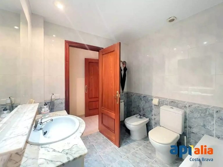 Apartment for Sale in Sant Feliu De Guíxols, Gerona 7