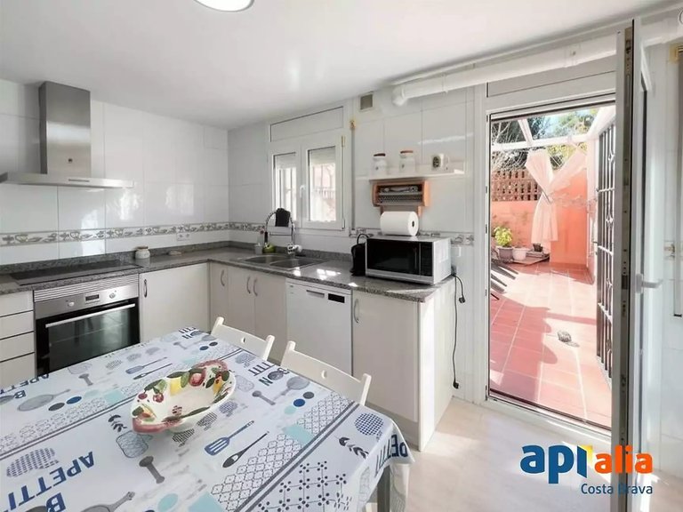 Apartment for Sale in Sant Feliu De Guíxols, Gerona 10