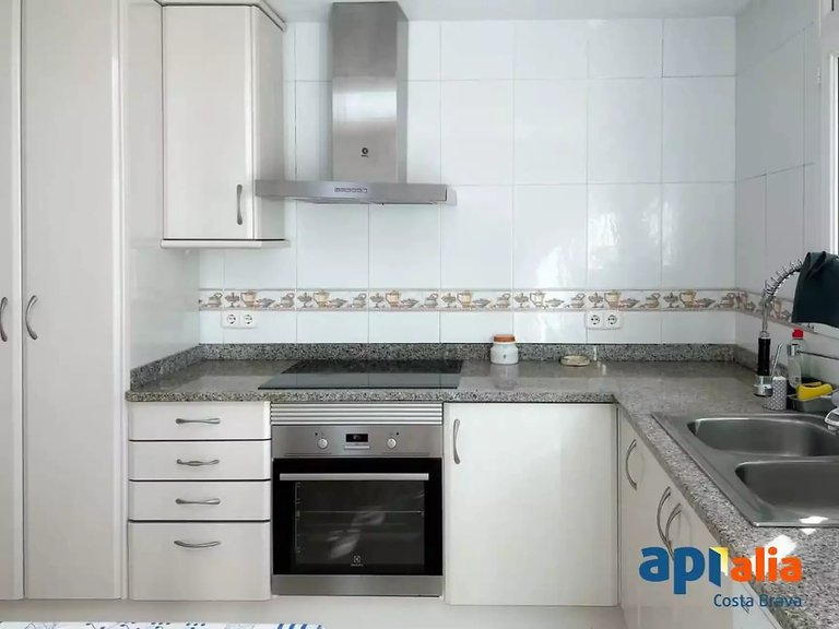 Apartment for Sale in Sant Feliu De Guíxols, Gerona 13