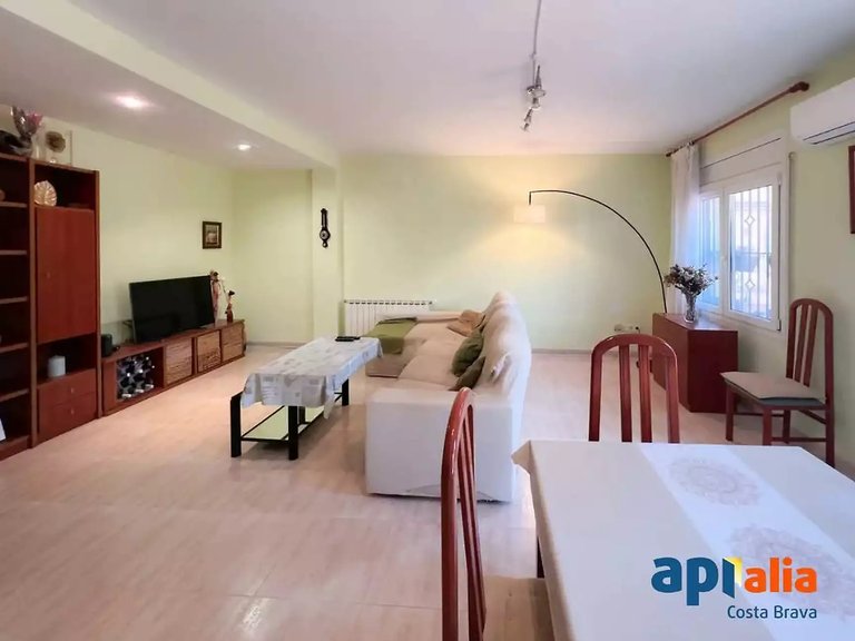 Apartment for Sale in Sant Feliu De Guíxols, Gerona 14