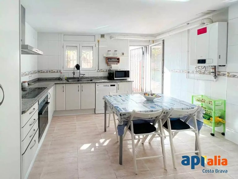 Apartment for Sale in Sant Feliu De Guíxols, Gerona 15