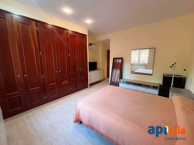 Apartment for Sale in Sant Feliu De Guíxols, Gerona 16