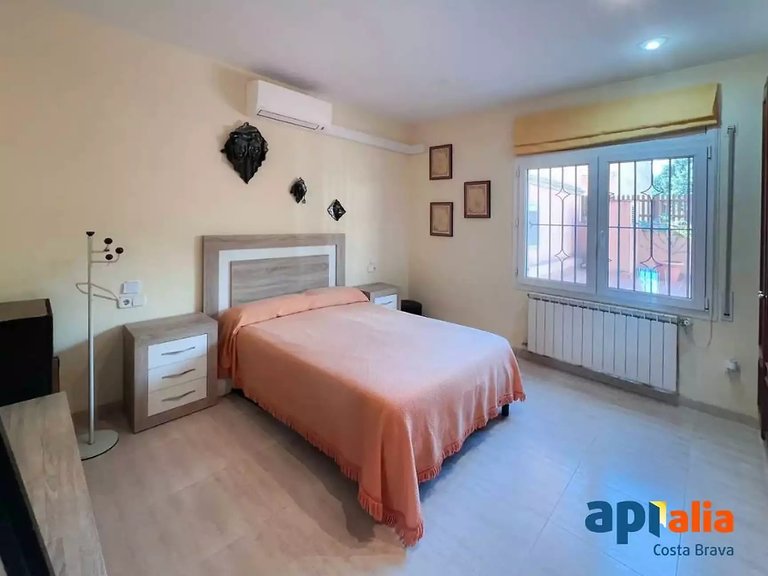 Apartment for Sale in Sant Feliu De Guíxols, Gerona 17