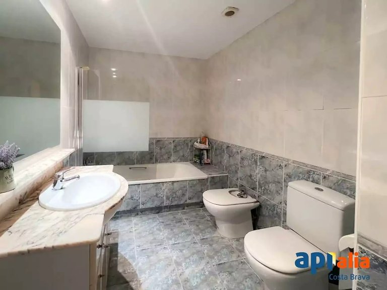 Apartment for Sale in Sant Feliu De Guíxols, Gerona 21