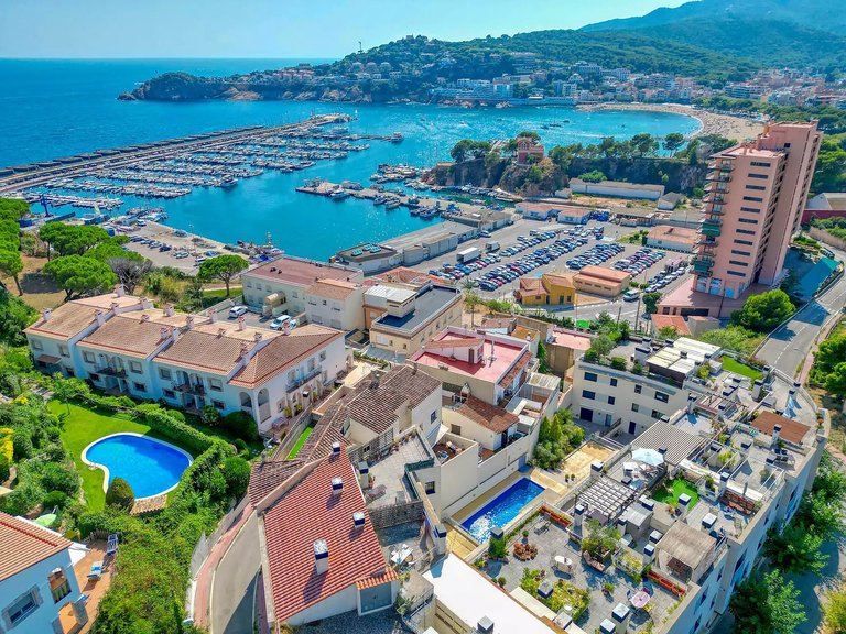 Town House for Sale in Sant Feliu De Guíxols, Gerona 2