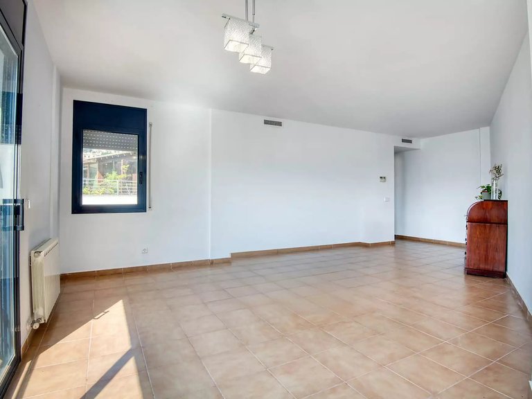 Town House for Sale in Sant Feliu De Guíxols, Gerona 4