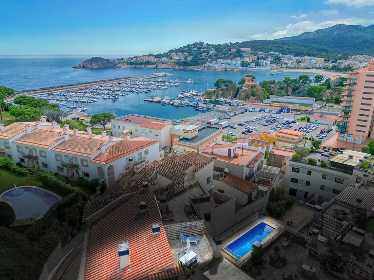 Apartment for Sale in Sant Feliu De Guíxols, Gerona 21