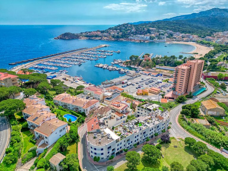 Apartment for Sale in Sant Feliu De Guíxols, Gerona 27
