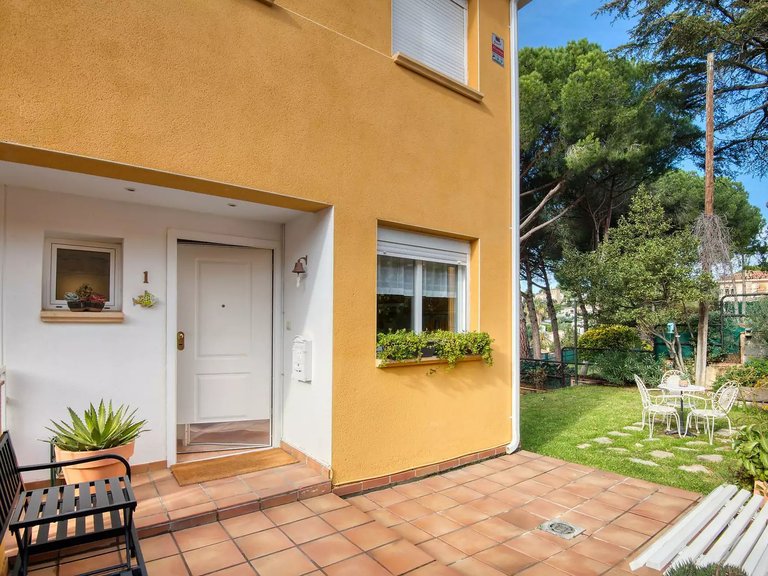Town House for Sale in Platja D'aro, Gerona 2