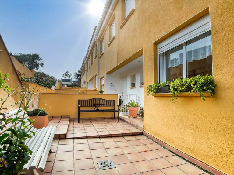 Town House for Sale in Platja D'aro, Gerona 3