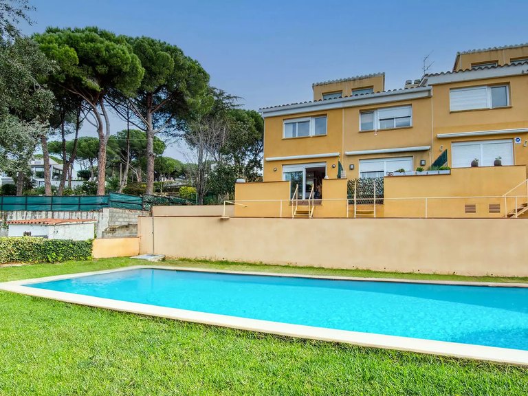 Town House for Sale in Platja D'aro, Gerona 23