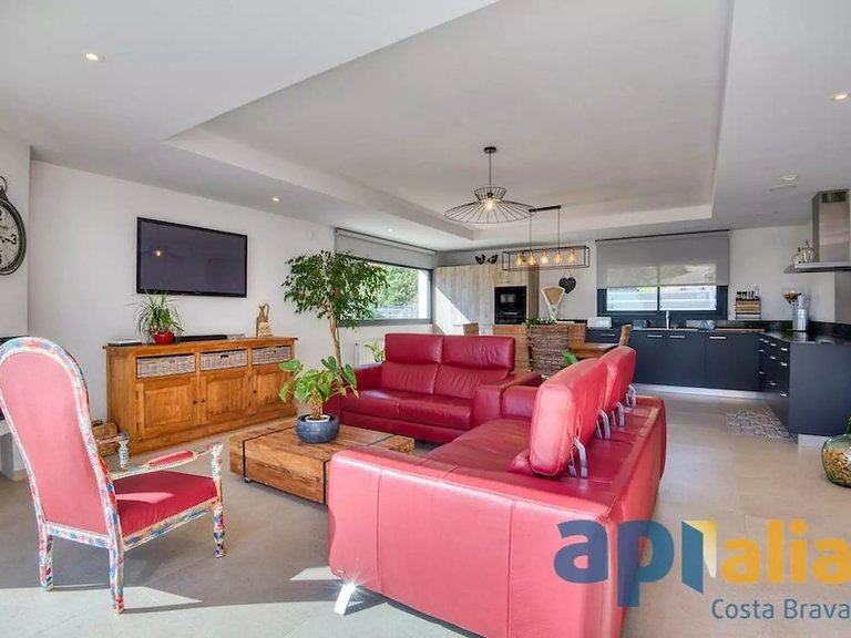 Town House for Sale in Castell D'aro, Gerona 5