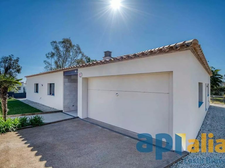 Town House for Sale in Castell D'aro, Gerona 23