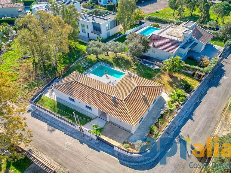 Town House for Sale in Castell D'aro, Gerona 28