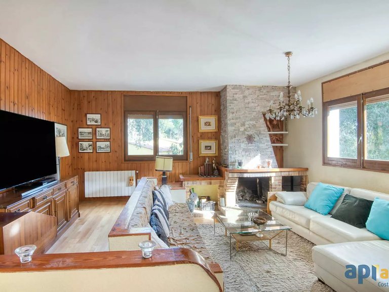 Town House for Sale in Sant Feliu De Guíxols, Gerona 3