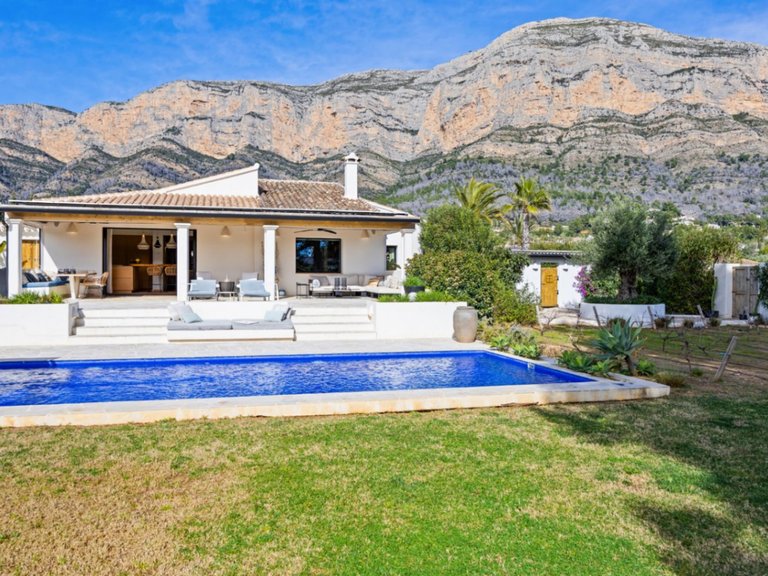 Villa for Sale in Javea/xabia, Alicante 1