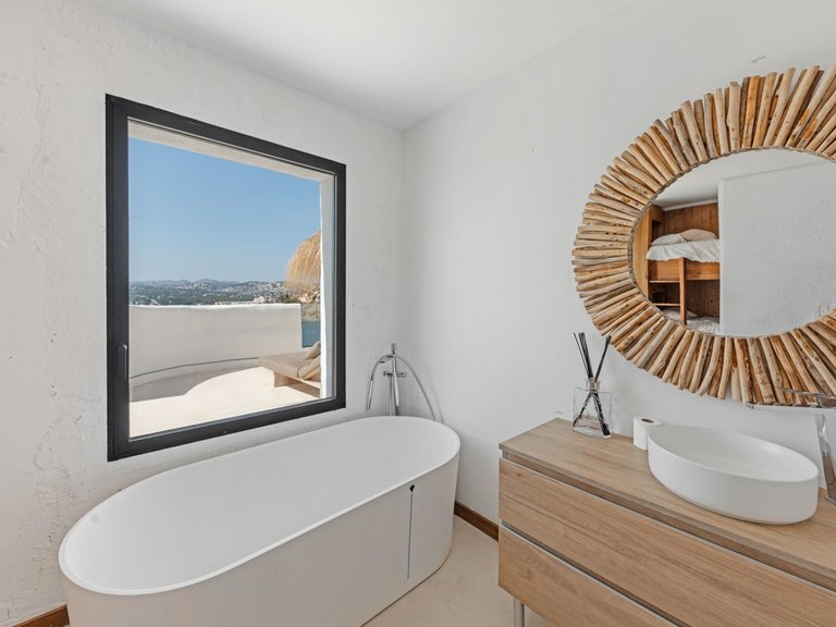 Villa for Sale in Costa Blanca Moraira, Alicante 9