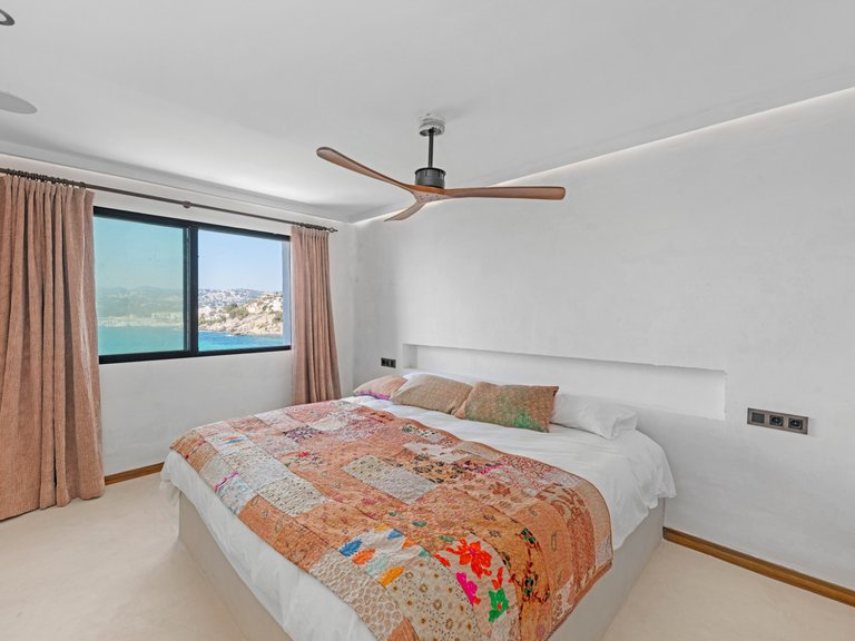 Villa for Sale in Costa Blanca Moraira, Alicante 31