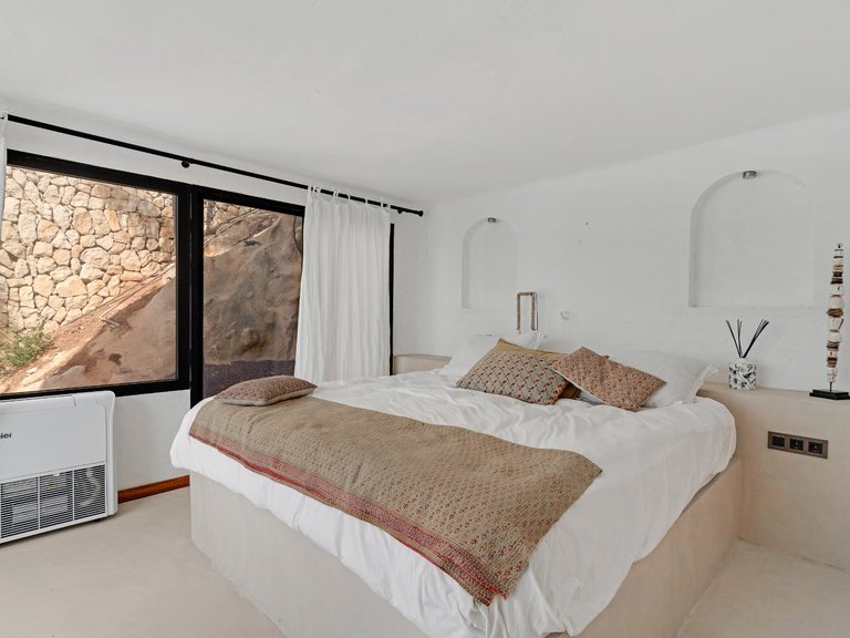 Villa for Sale in Costa Blanca Moraira, Alicante 47
