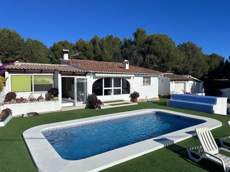 Villa for Sale in Costa Blanca Moraira, Alicante 2
